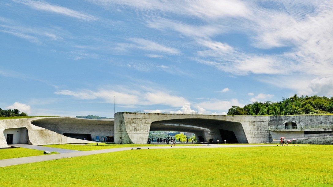 高鐵假期歡迎您搭高鐵到南投一日遊，一次享有高鐵加行程優惠價，現在就立即搭高鐵體驗。